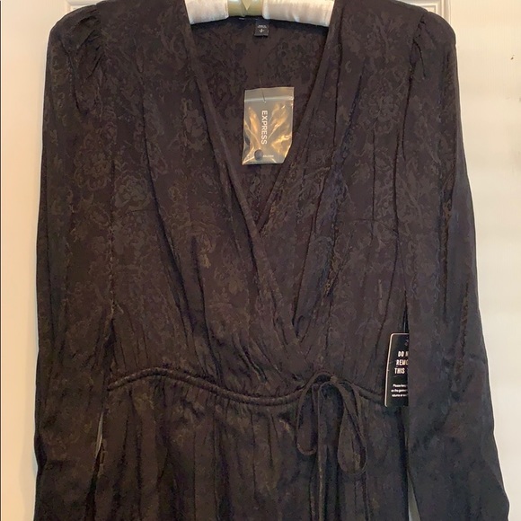 Express Dress - Picture 2 of 4